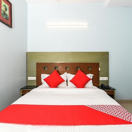 Balaji Grand Kakinada Exterior photo