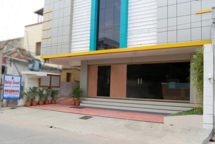 Balaji Grand Kakinada Exterior photo