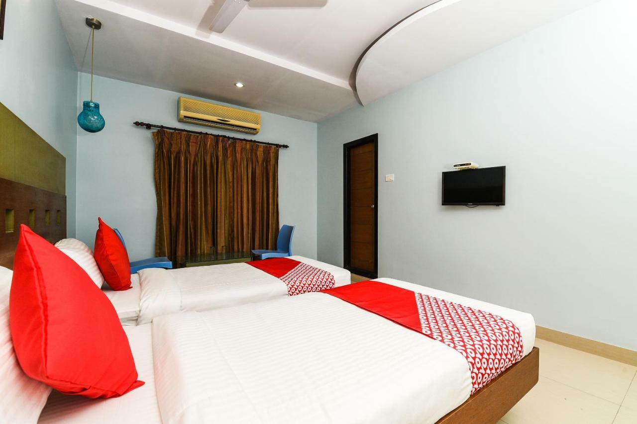 Balaji Grand Kakinada Exterior photo