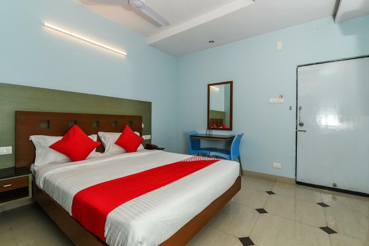 Balaji Grand Kakinada Exterior photo