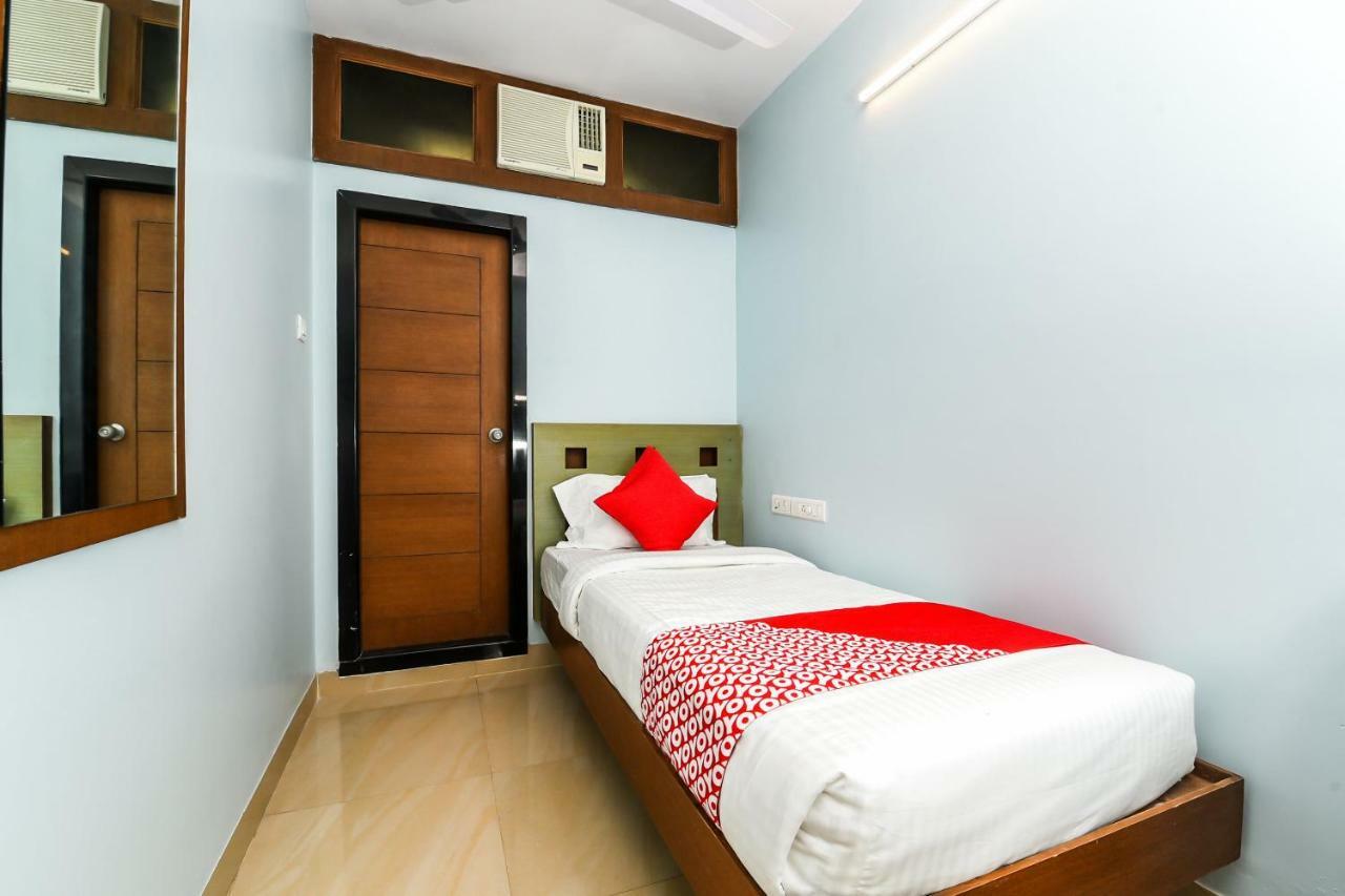 Balaji Grand Kakinada Exterior photo