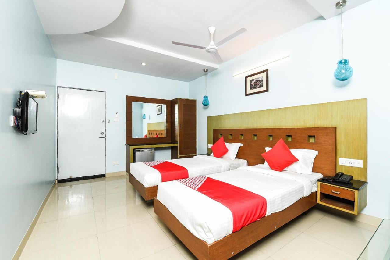 Balaji Grand Kakinada Exterior photo